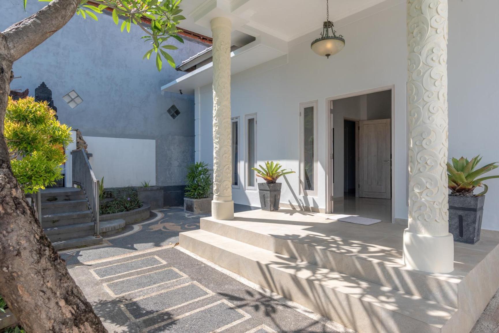 Villa Pondok Maica Lovina  Exterior photo